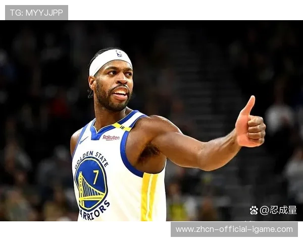 勇士关键时刻形成包夹逼出失误